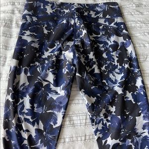 Barely worn blue floral leggings